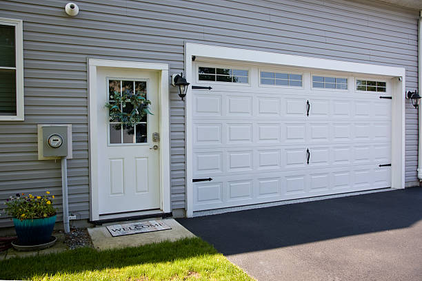 24/7 Emergency Garage Door Panel Replacement experts in Youngstown, NY